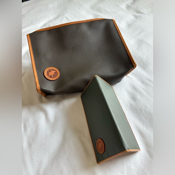 🙏Hunting World Pouch with brown wallet - Picture 3 of 17